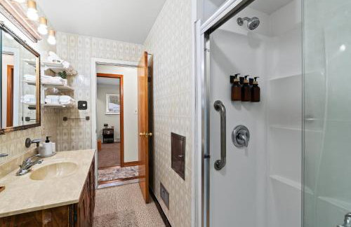 Charming Home Near Target and Parks 2 Bathrooms - Foto 38