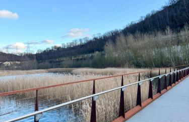 Parkside Luxury 3 bedroom home, 5 min to Ebbsfleet Station and has free Parking - Foto 9