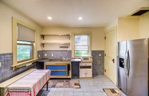 2 Mi to Lake Erie Spacious Retreat Near Cafes! - Foto 8