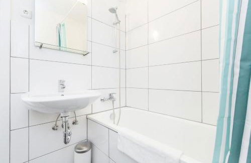 Fully Equipped Apartments with Balcony - Photo 4