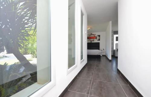 Villa d'architecte avec piscine chauffée, 4 chambres, à 30 mn Gruissan plage - Foto 11