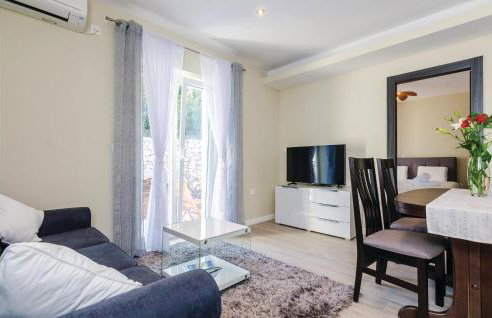 One-Bedroom Holiday Home In Gruda - Photo 8