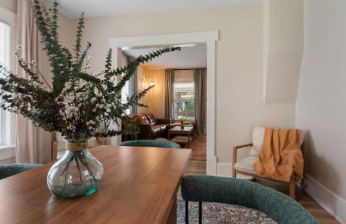 Beautiful 2 Bed 1 Bath home near College Hill - Photo 15