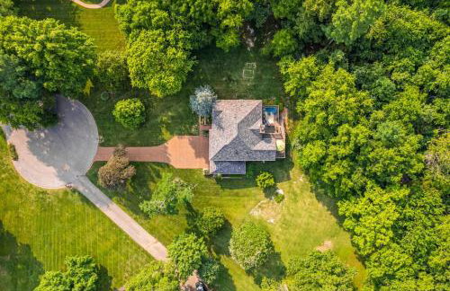 Updated and Spacious Home with Huge Yard Office and Decks - Foto 59