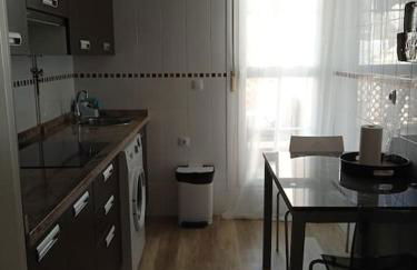 Apartamento céntrico con terraza y parking - Foto 6