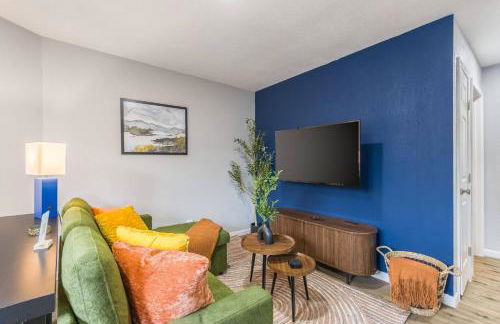 Mid century APT, KING bed + desk - Foto 20