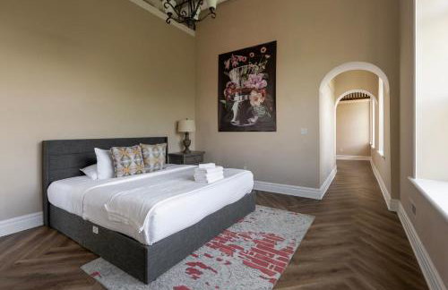 Above Coffee Shop, Cincy Hilltop Apt, City Views! - Foto 3