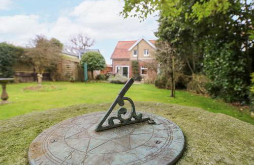 Framingham - Photo 36