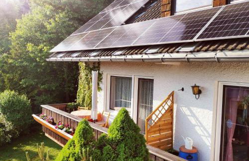 "Haus Daxberg" idyllisch gelegen im Bayerischen Wald - Ferienwohnung mit Zimmer Küche Bad - Foto 3