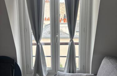 Paris 17ème - STUDIO compact 10m2 -110 sqf - coeur BATIGNOLLES - ideal SOLO traveler - Foto 2