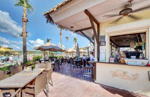 Chic Ocean Getaway - Walk to Beach, Pool & Hot Tub - Foto 18