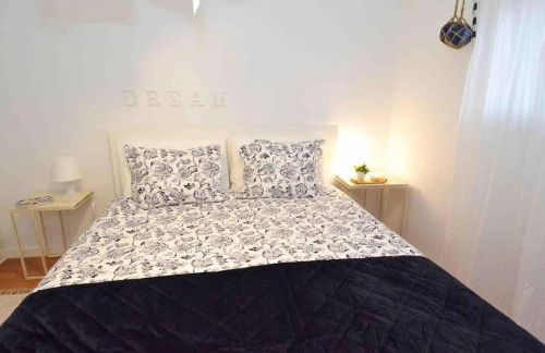 Yellow Submarine on the seafront - Foto 9