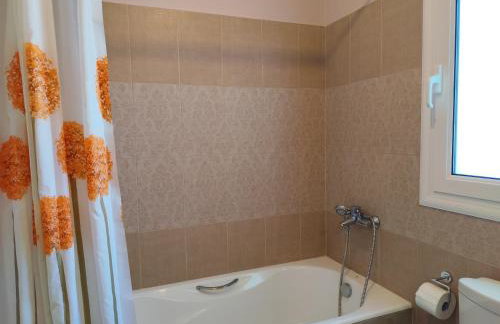 Αρχαία Κόρινθος Μεζονέτα - Foto 19