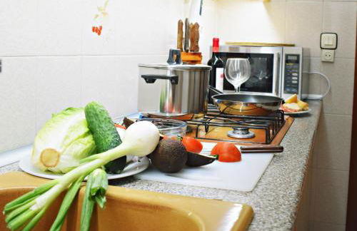 Amplio y luminoso apartamento cerca del centro y la playa con piscina y parking privado - Foto 33