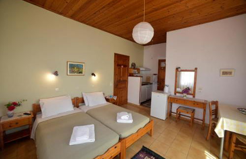 Evanthia Toroz Rooms & Studios - Photo 5