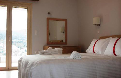 Thea Hotel - Studios & Suites - Photo 35