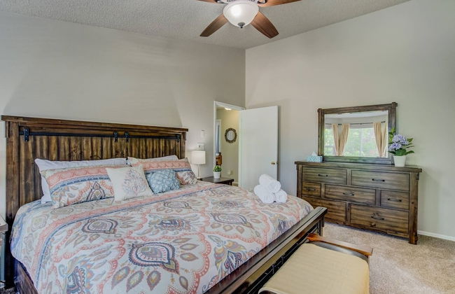 4BR AF Academyw/hot Tub & Firepit - Foto 8