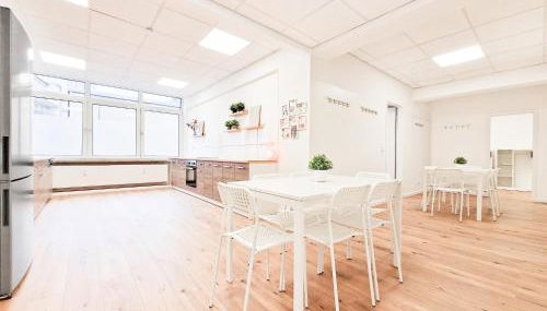 Tolstov Apartments - City Center Apartments with 5 Rooms - 10 Min Messe DUS - Foto 3, stove