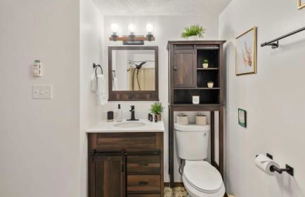 The Bear's Den by Avantstay Prime Location, Renovated w/ Movie & Game Room - Foto 54