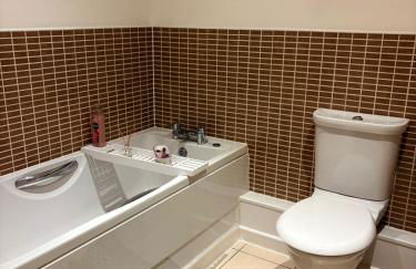 2 bedroom 2 bathroom ground floor apartment in central location - Foto 22