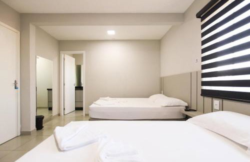 Lou Suítes - Suíte 9 com 2 camas de casal - total confort - Foto 1