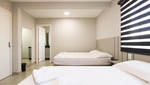 Lou Suítes - Suíte 9 com 2 camas de casal - total confort - Foto 1