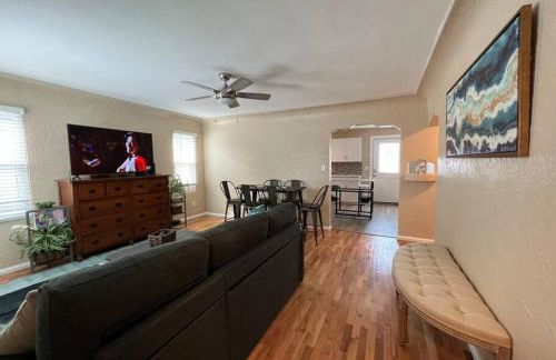 Snug, neighborly home perfect for your small group - Foto 6