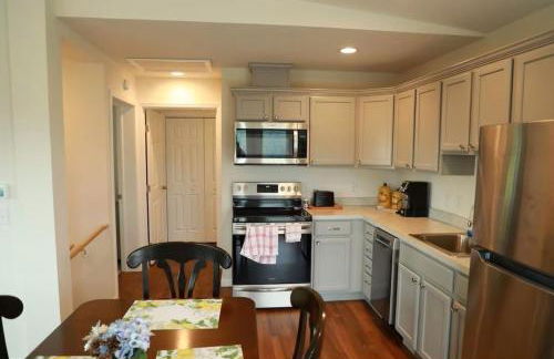 Lakeview Retreat with Fire Pit and Total Privacy - Foto 12