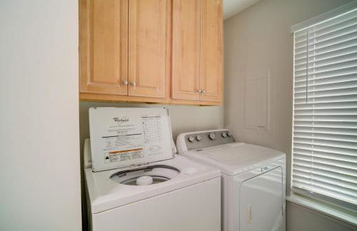 Beachfront Saint Helena Island Condo with Amenities! - Foto 21