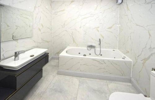 Westminster Apartment- Prime Location-Free Parking - Foto 29