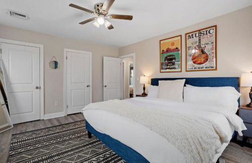 Beautifully Renovated 6BR 2BA 2 Blocks to Beach - Foto 10