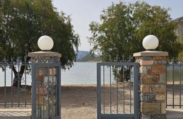 VILLA X Xirokampos Beach Leros - Photo 8