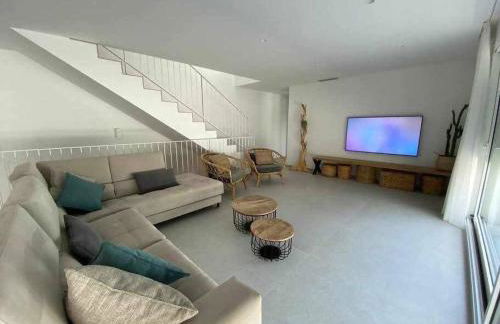 Naramia Sagaro Villa - with Pool-garden-10 Pax - Foto 3