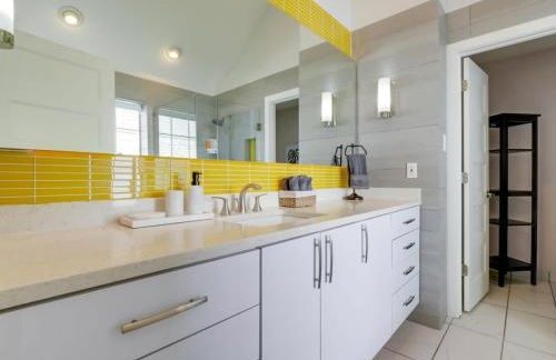 3-BD 2-BA Northern Dallas Retreat Hot Tub and BBQ - Photo 23