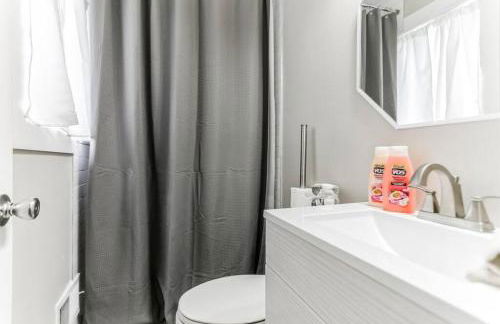 Cozy Cumberland ATL Home w Hot Tub - Foto 17