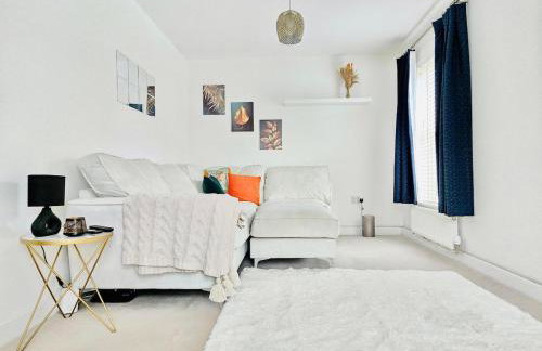 Modern 3-Bed plus Office - Walk to Bicester Village - Foto 1