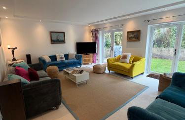 Luxury Villa with Beach Hut and Hot Tub - Photo 9