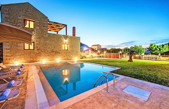Cretan Sunrise Villa with Heated Pool - Foto 26