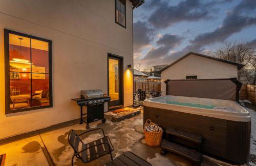 The Benton Hot Tub Theater 5 Mins to Denver - Foto 15