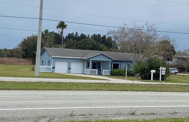 Waterfront Paradise on half an acre - Foto 25