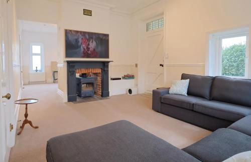 Inglewood - Historic retreat with incredible sea views - Photo 7