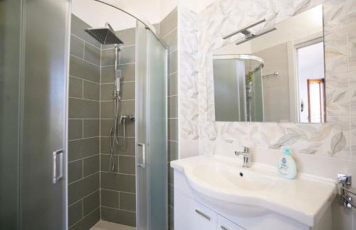 Villa Acquamarina, Family apartments with pool - 300 meters from the beach - Foto 14