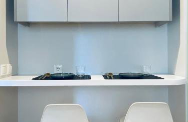 Athens Riviera 2-Bed Apt & Pool Access #Unoblu® - Photo 11