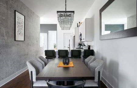 Hillsboro Village Rooftop Retreat with City Views, Sleep 12 with Gourmet Kitchen, Smart TVs & Garage, Walk to Vanderbilt, Pancake Pantry and Boutique Shopping, Minutes to Broadway, 12 South and The Parthenon, Perfect for Groups, 24Hr Hospitality - Foto 6