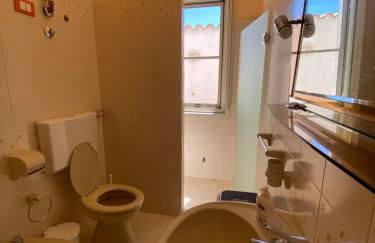 200m from the Sea - Large Private Patio with BBQ - Foto 14