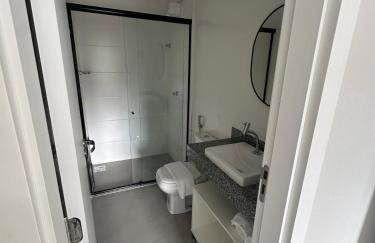New, Pool, Fast Wi-Fi, Near the airport - Photo 18