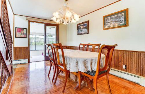 Love Lake Retreat with Hot Tub in New Richmond! - Foto 8