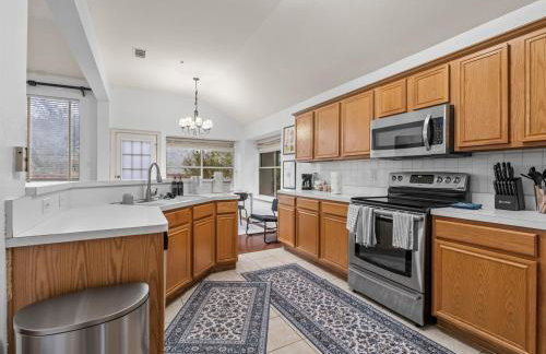 The Blue Door Oasis 4BR 2 BATH with 6 Beds Frisco with Arcade, Games, Office - Foto 38