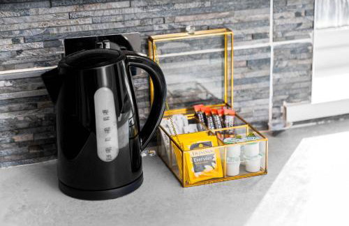 Modern 6-Bedroom Home - Sleeps 12 - Parking - Garden 568P - Foto 16