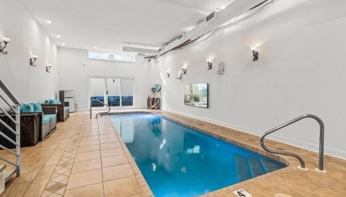 5 bdrm - Heated Indoor Pool - Roof Top Deck - Foto 2